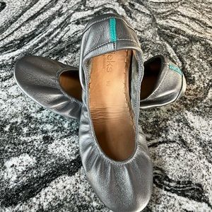 TIEKS by GAVRIELI METALLIC PEWTER BALLET FLATS 10